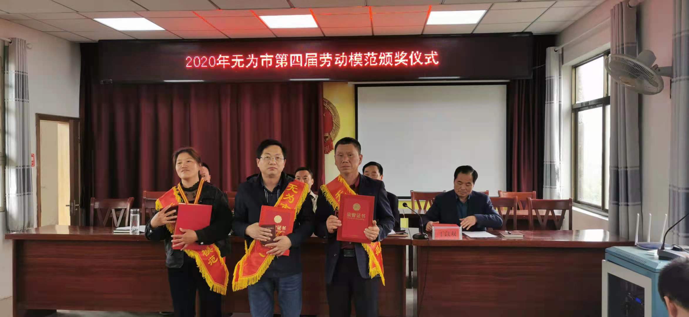 D71301D6@C449DB23.DAC87F60.jpg.jpg D71301D6@C449DB23.DAC87F60.jpg.jpg